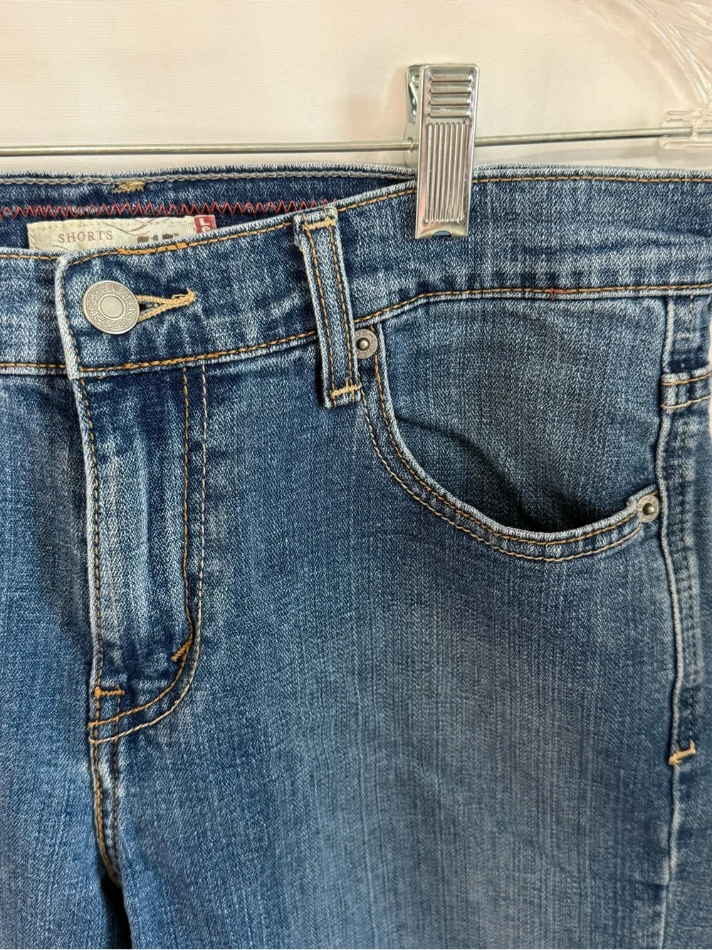 Levi's Y2K Women’s Blue Denim Rolled-Cuff Bermuda Jean Shorts SZ 4